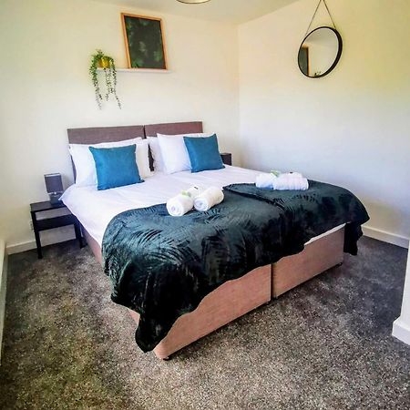 No 7 - Bright, Spacious 3 Bed Home With Parking & Wifi Huyton Ngoại thất bức ảnh