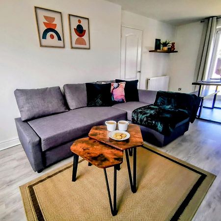 No 7 - Bright, Spacious 3 Bed Home With Parking & Wifi Huyton Ngoại thất bức ảnh