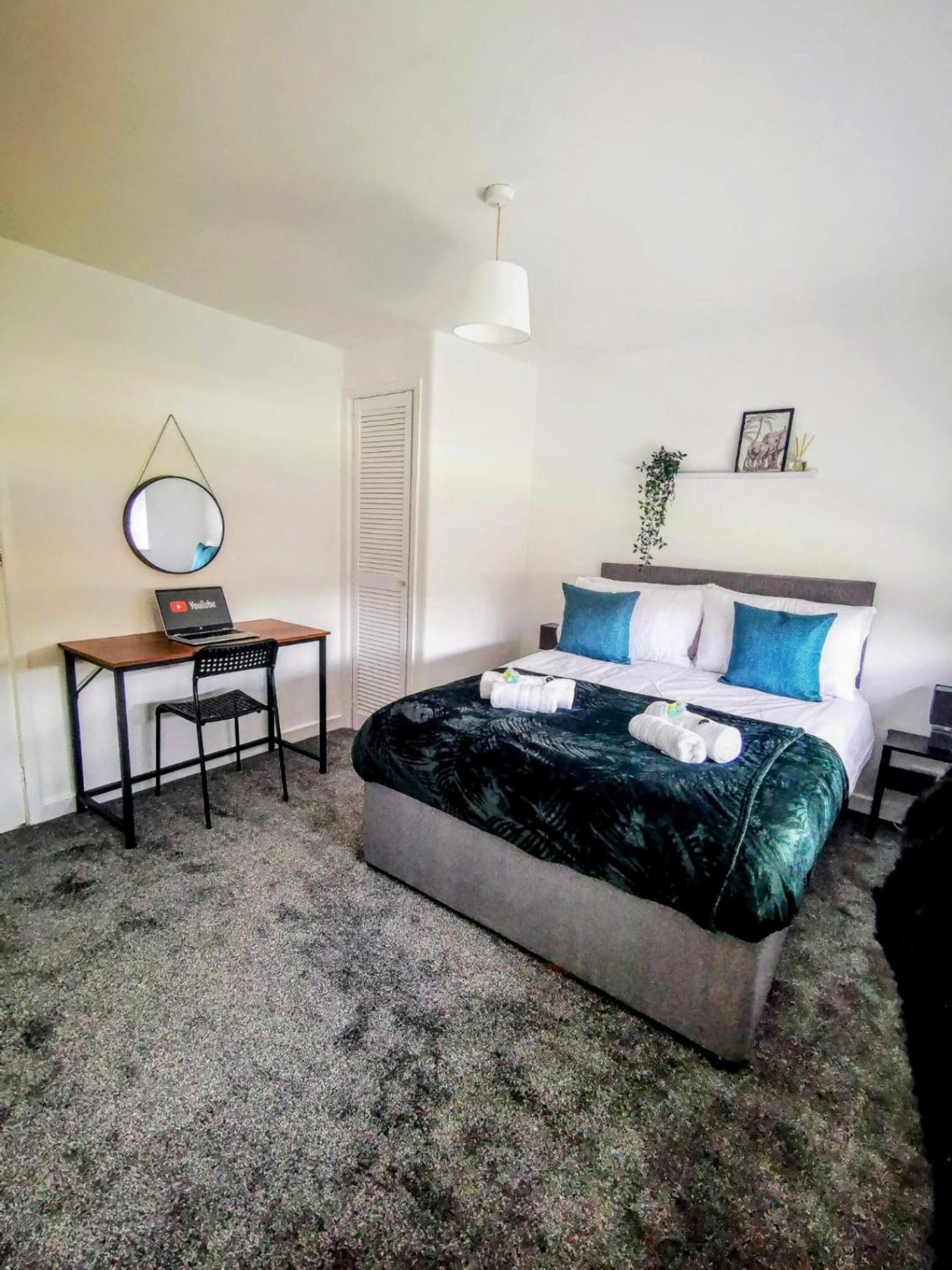 No 7 - Bright, Spacious 3 Bed Home With Parking & Wifi Huyton Ngoại thất bức ảnh