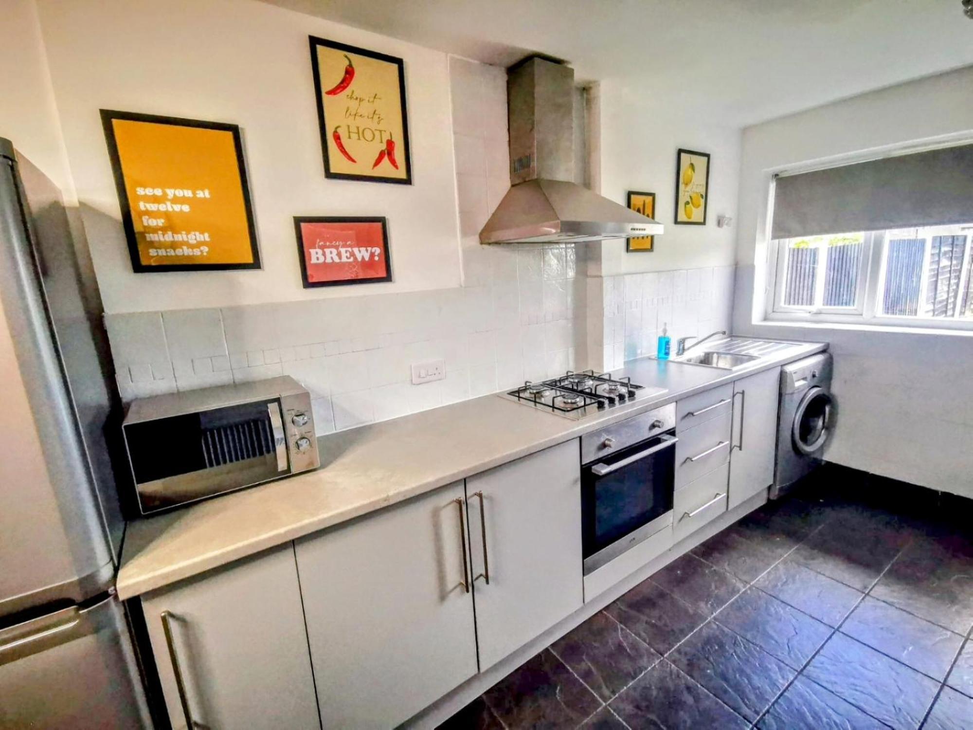 No 7 - Bright, Spacious 3 Bed Home With Parking & Wifi Huyton Ngoại thất bức ảnh